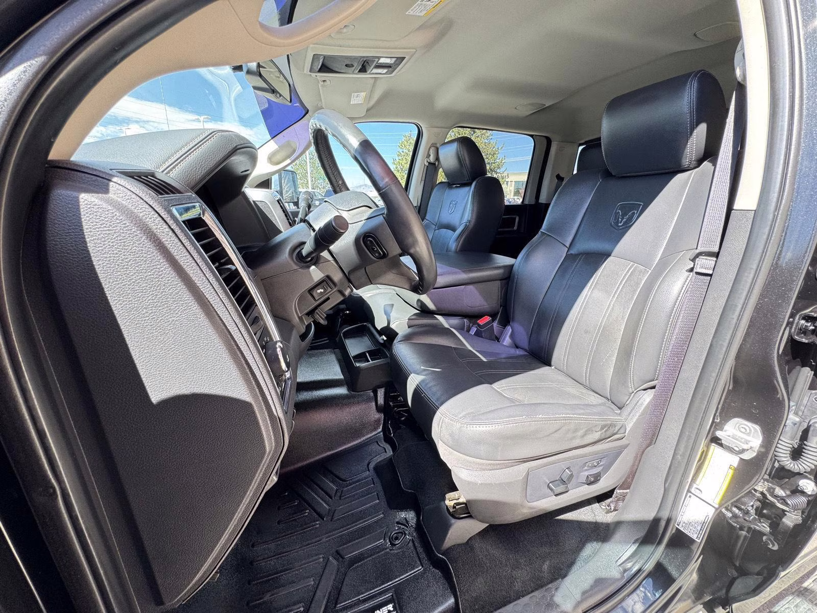 2011 Brilliant Black Crystal Pearl Ram 3500 Laramie 4X4 Truck