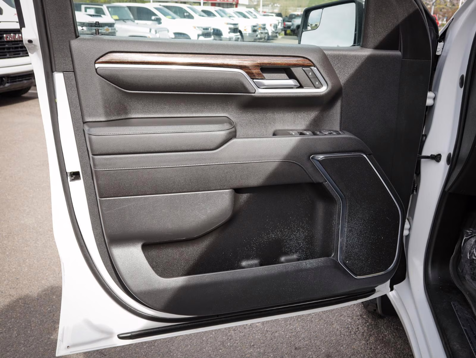 2023 Summit White GMC Sierra 1500 SLE 4X4 Truck