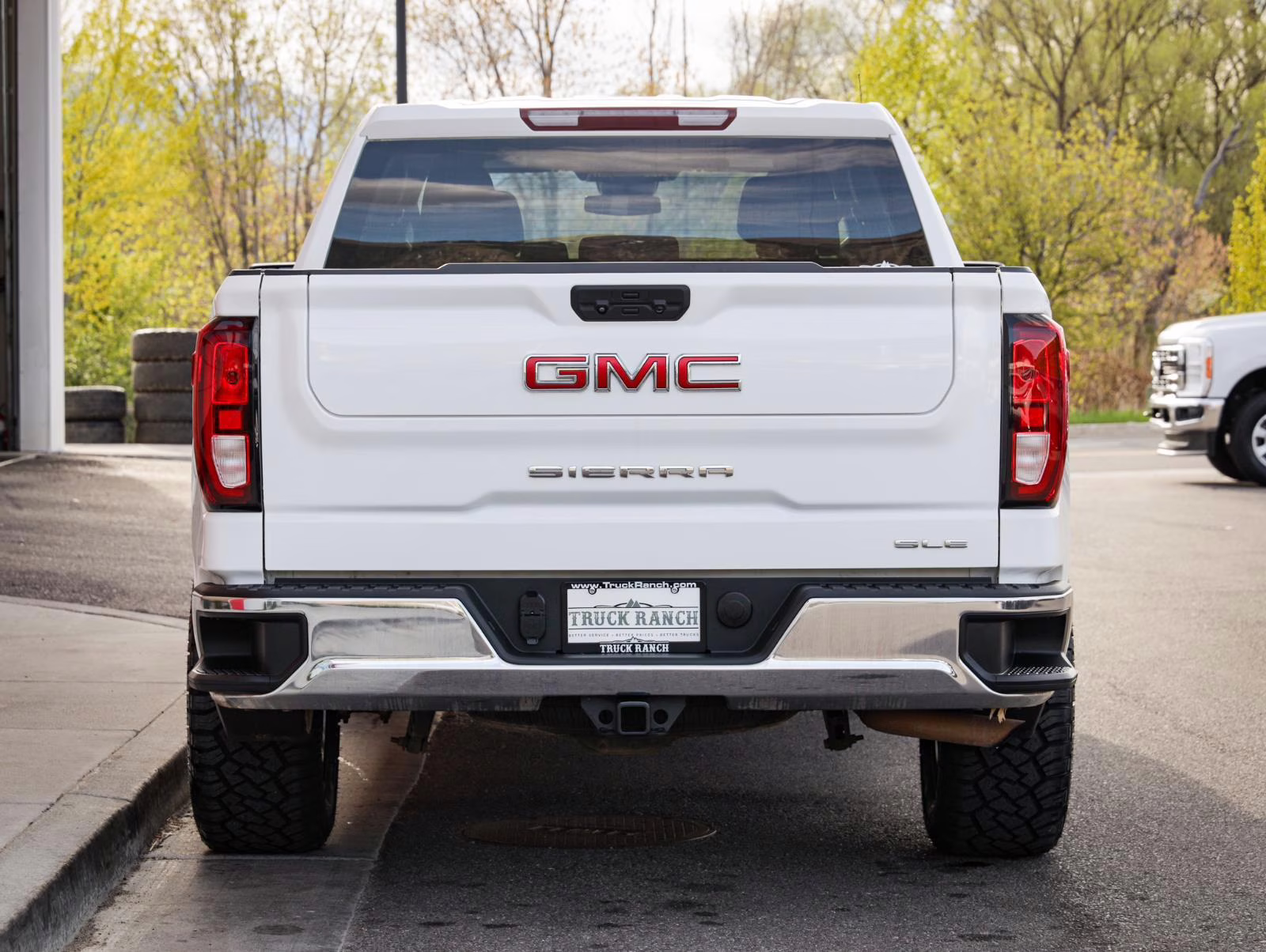 2023 Summit White GMC Sierra 1500 SLE 4X4 Truck