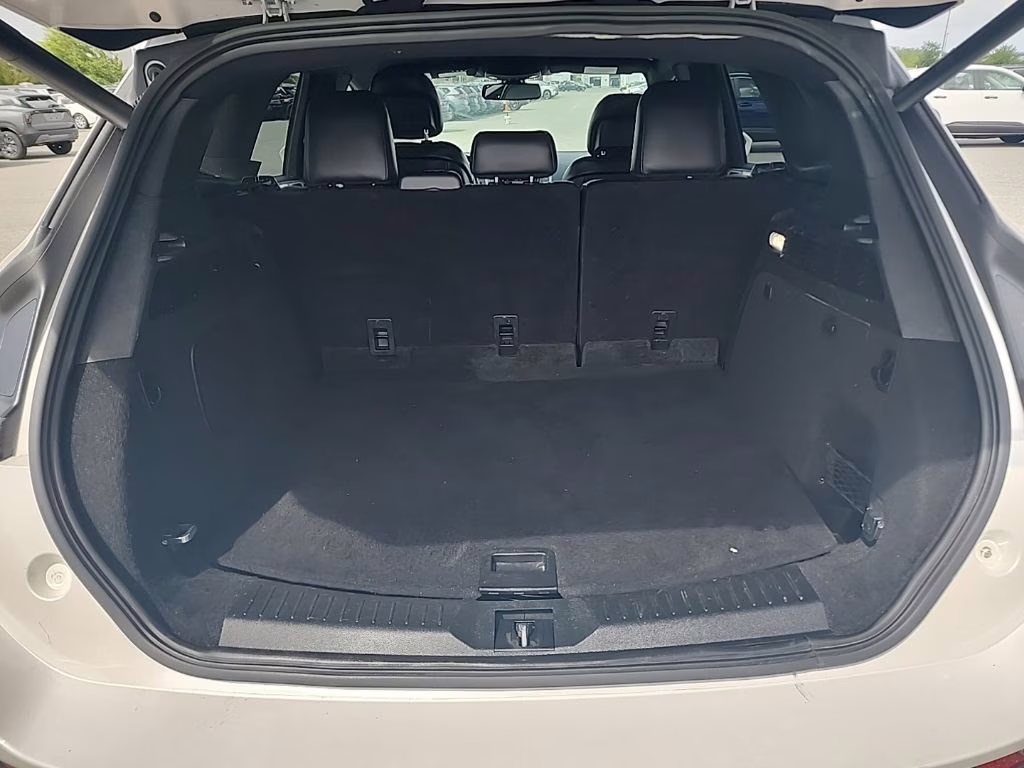 2019 White Platinum Clearcoat Metallic Lincoln MKC Reserve FWD SUV