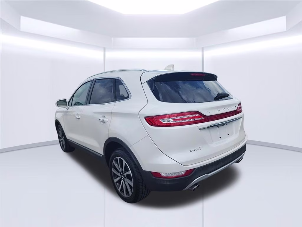 2019 White Platinum Clearcoat Metallic Lincoln MKC Reserve FWD SUV