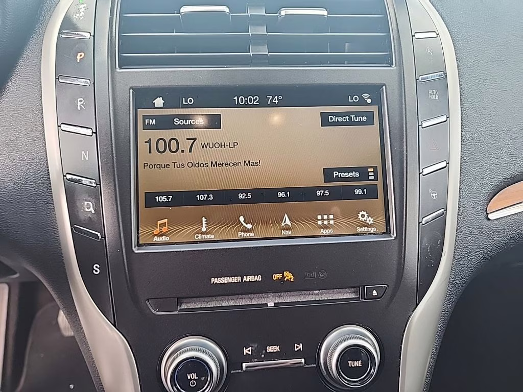 2019 White Platinum Clearcoat Metallic Lincoln MKC Reserve FWD SUV