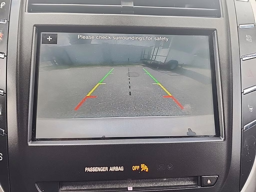 2019 White Platinum Clearcoat Metallic Lincoln MKC Reserve FWD SUV