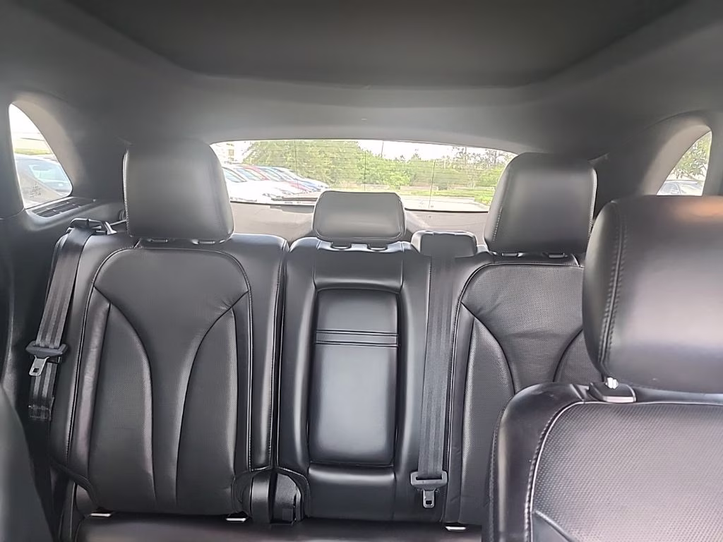 2019 White Platinum Clearcoat Metallic Lincoln MKC Reserve FWD SUV
