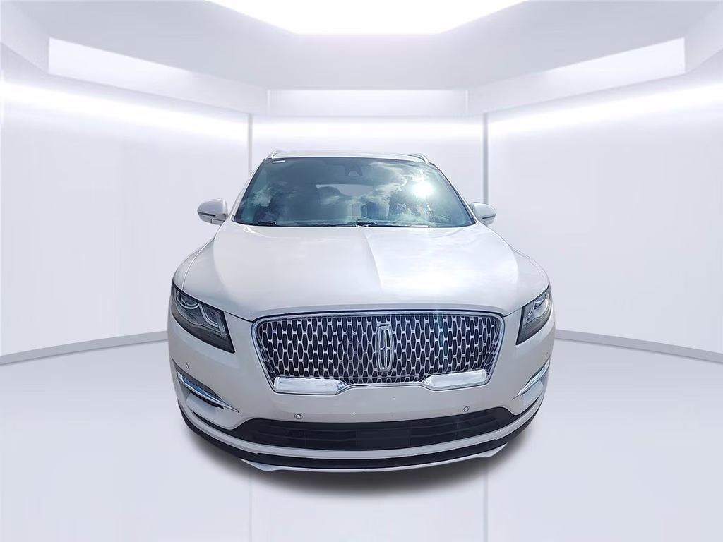 2019 White Platinum Clearcoat Metallic Lincoln MKC Reserve FWD SUV