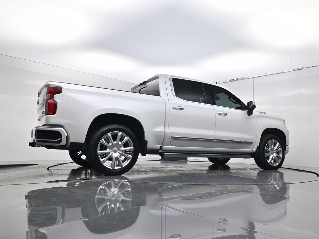 2025 Iridescent Pearl Tricoat Chevrolet Silverado 1500 High Country 4X4 Truck