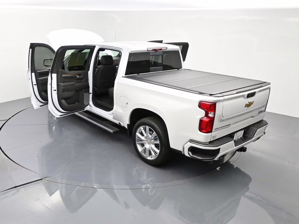 2025 Iridescent Pearl Tricoat Chevrolet Silverado 1500 High Country 4X4 Truck