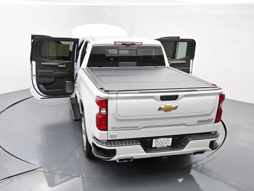 2025 Iridescent Pearl Tricoat Chevrolet Silverado 1500 High Country 4X4 Truck