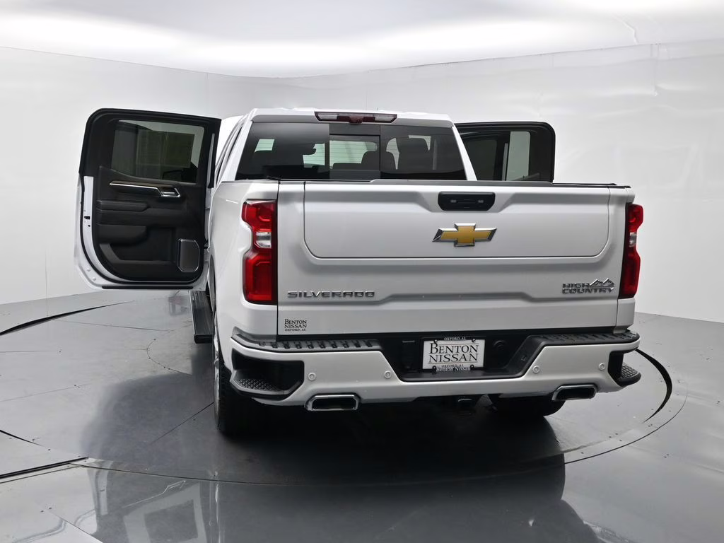 2025 Iridescent Pearl Tricoat Chevrolet Silverado 1500 High Country 4X4 Truck
