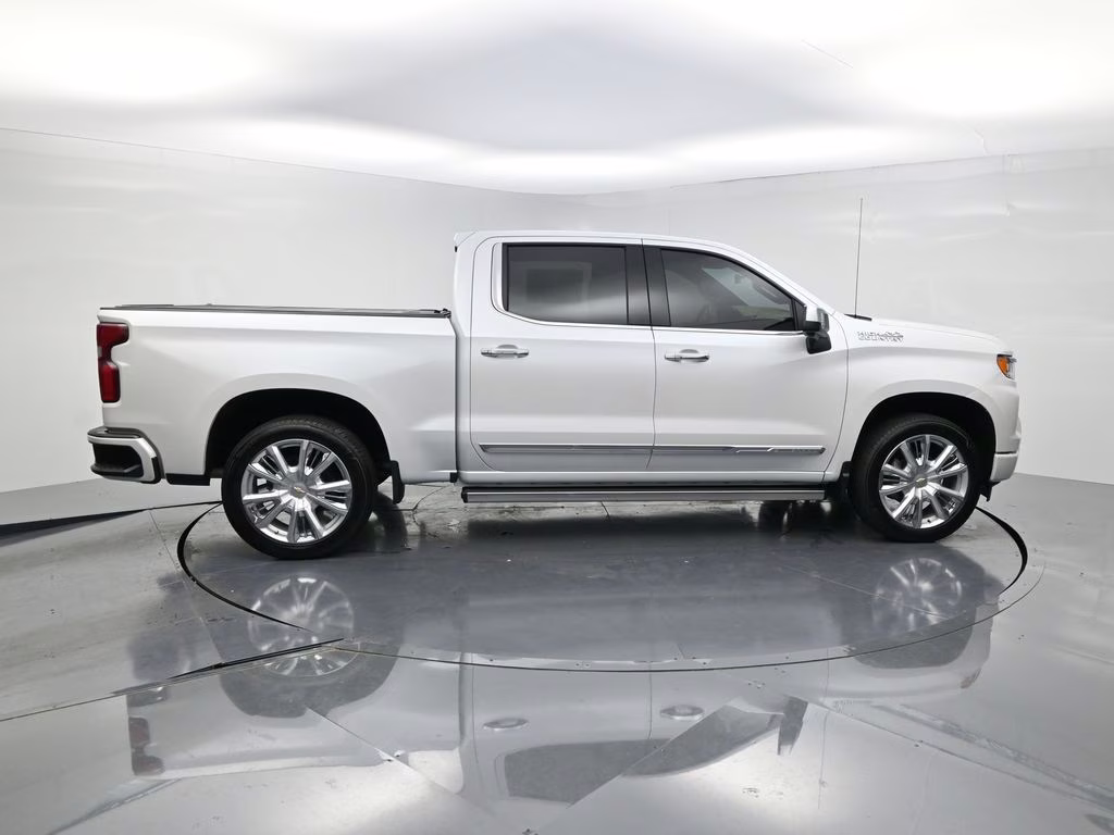 2025 Iridescent Pearl Tricoat Chevrolet Silverado 1500 High Country 4X4 Truck