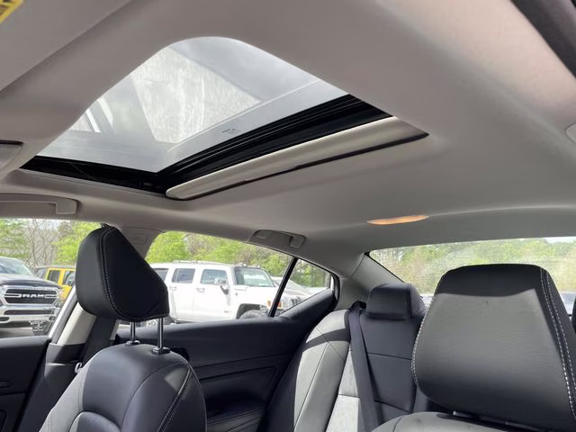 2026 Pearl White Tricoat Nissan Altima 2.5 SV FWD Sedan