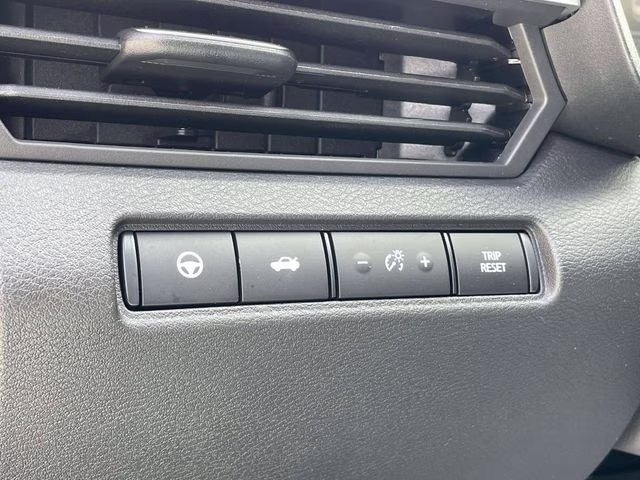 2026 Pearl White Tricoat Nissan Altima 2.5 SV FWD Sedan