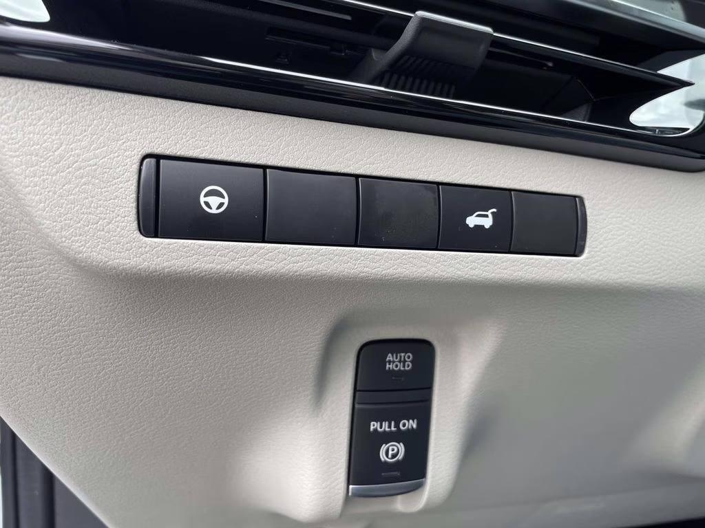 2026 Everest White Pearl Tricoat Nissan Murano SL AWD SUV