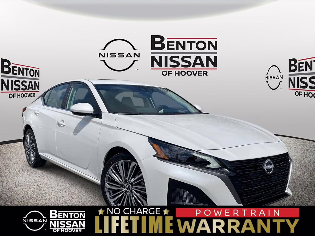 2026 Pearl White Tricoat Nissan Altima 2.5 SV FWD Sedan