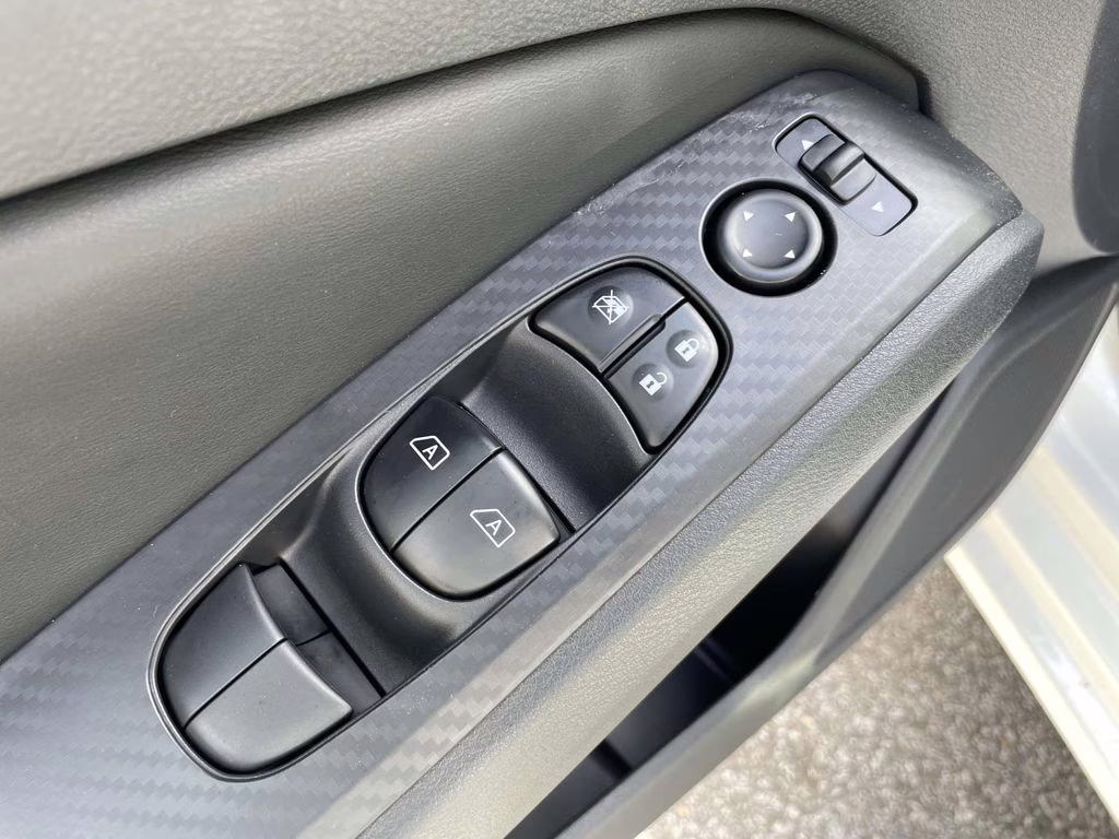 2026 Pearl White Tricoat Nissan Altima 2.5 SV FWD Sedan