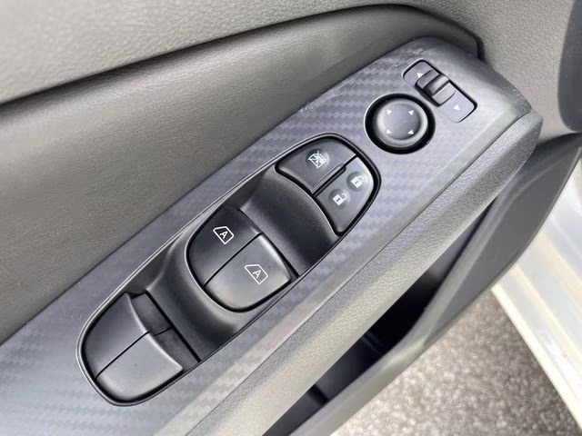 2026 Pearl White Tricoat Nissan Altima 2.5 SV FWD Sedan