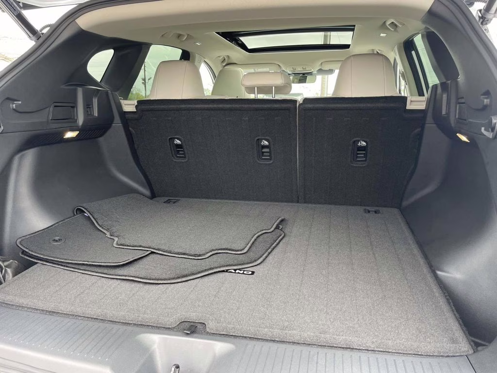 2026 Everest White Pearl Tricoat Nissan Murano SL AWD SUV