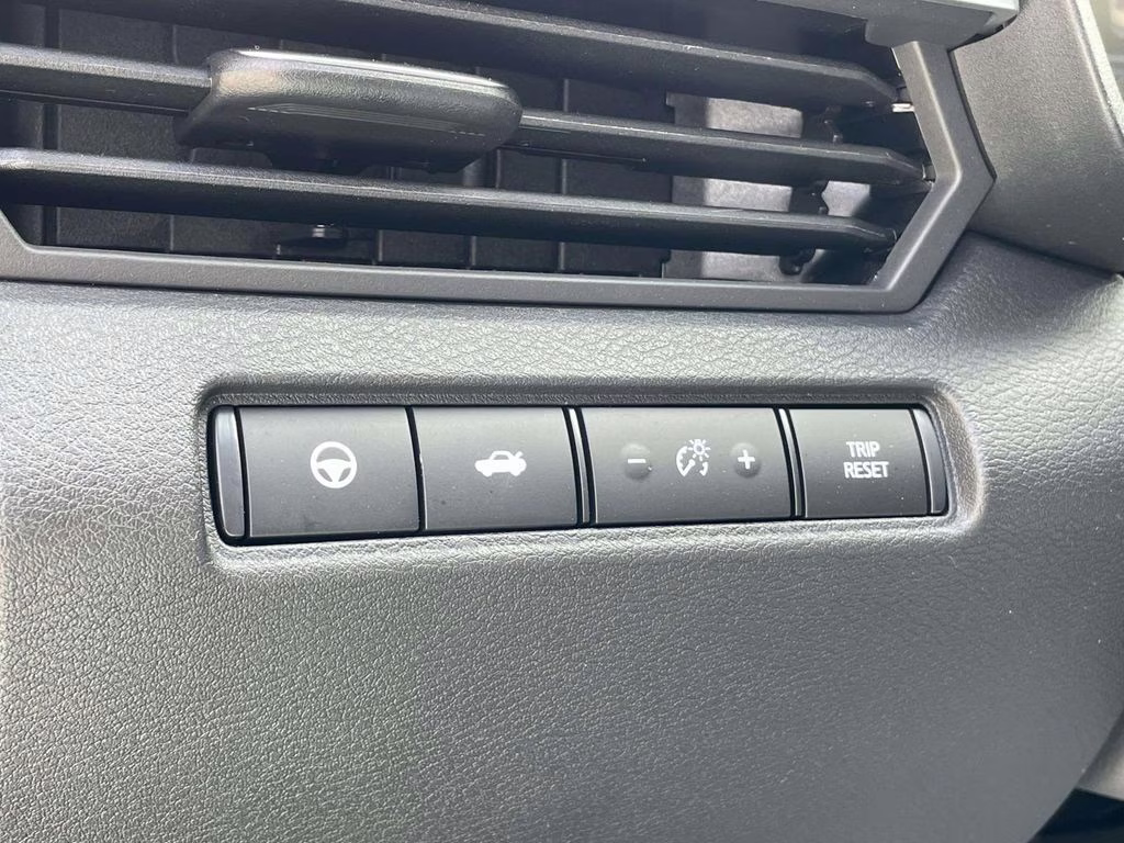 2026 Pearl White Tricoat Nissan Altima 2.5 SV FWD Sedan