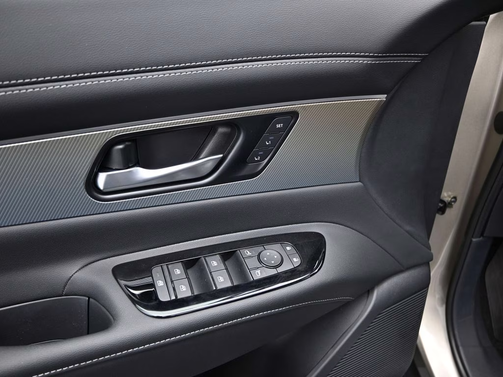 2026 Champagne Silver Metallic Nissan Murano SL AWD SUV