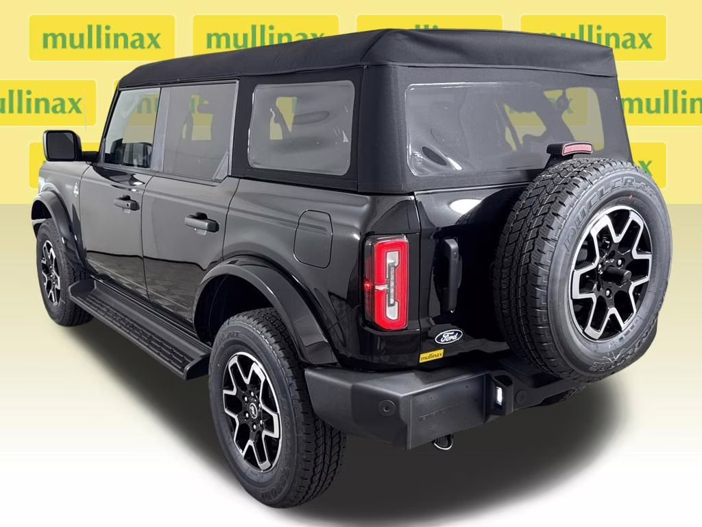 2026 Shadow Black Ford Bronco Outer Banks 4X4 SUV