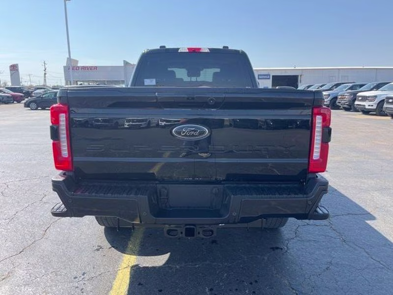 2026 Agate Black Metallic Ford Super Duty F-250 SRW LARIAT 4X4 Truck