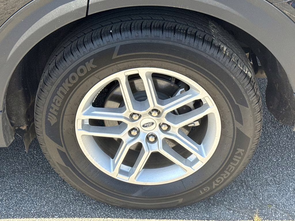 2025 Black Metallic Ford Explorer Active RWD SUV