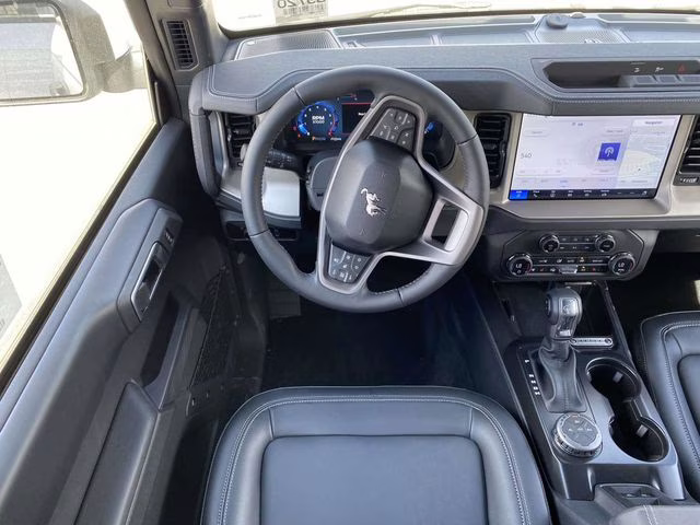 2026 Avalanche Ford Bronco Outer Banks 4X4 SUV