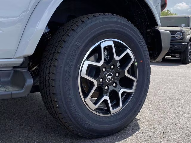 2026 Avalanche Ford Bronco Outer Banks 4X4 SUV