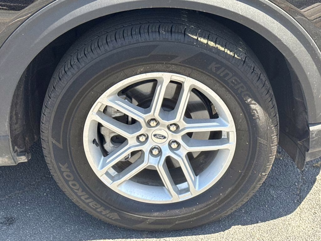 2025 Black Metallic Ford Explorer Active RWD SUV