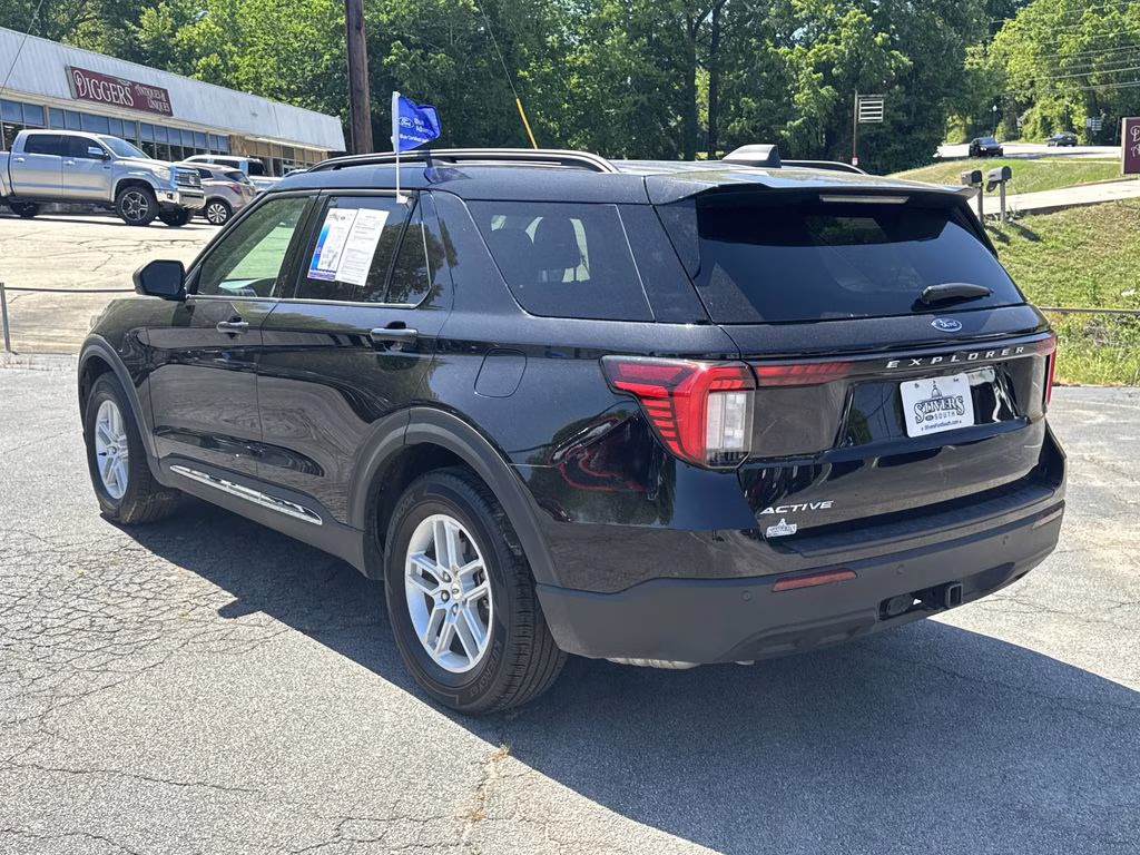 2025 Black Metallic Ford Explorer Active RWD SUV