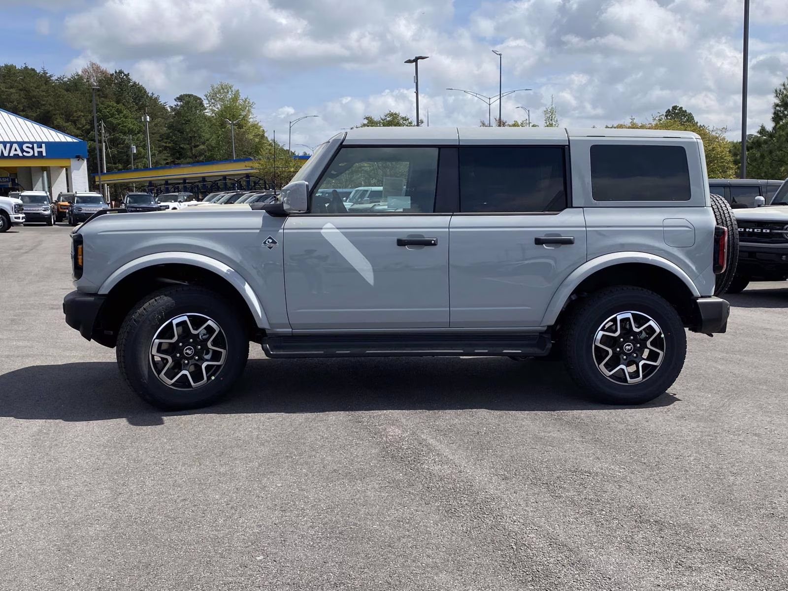 2026 Avalanche Ford Bronco Outer Banks 4X4 SUV