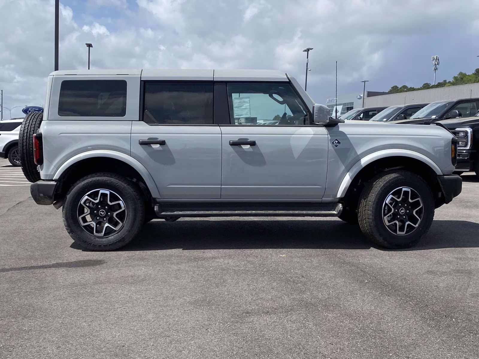 2026 Avalanche Ford Bronco Outer Banks 4X4 SUV