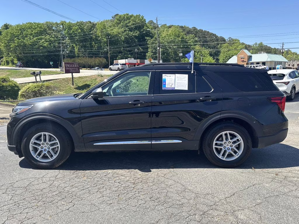 2025 Black Metallic Ford Explorer Active RWD SUV