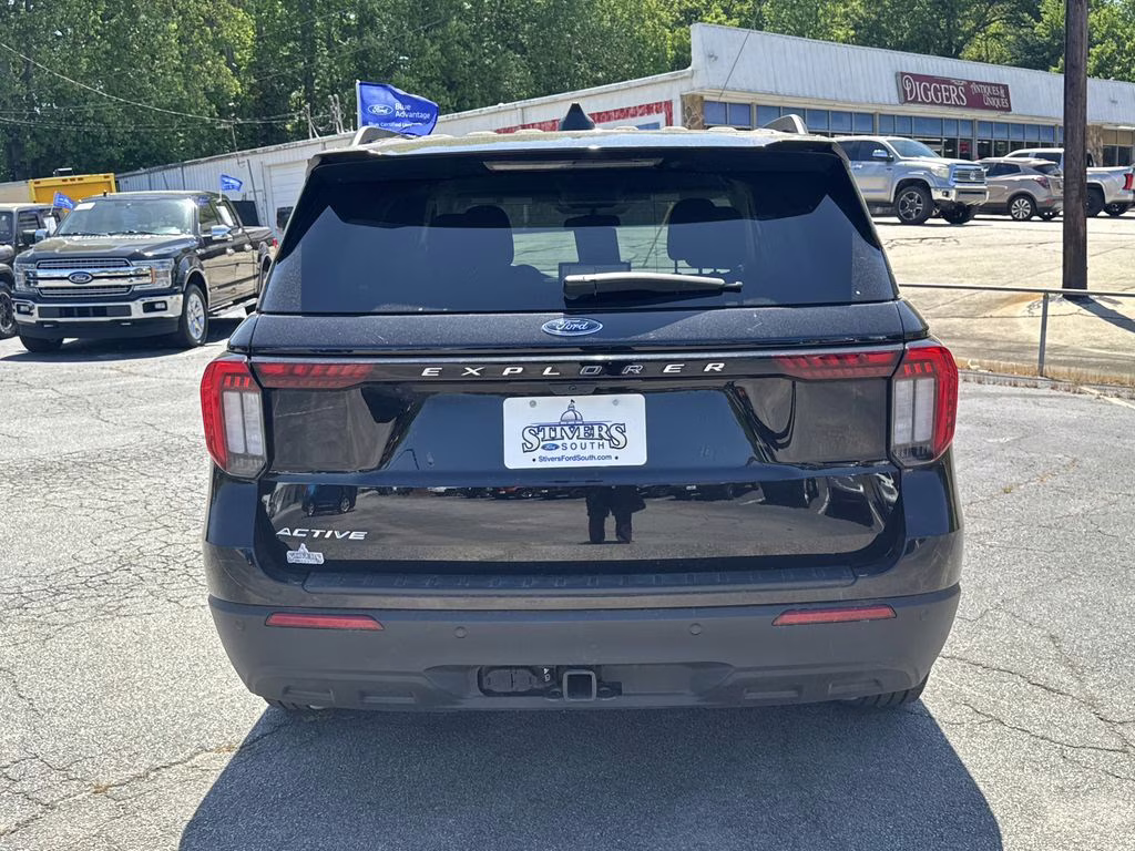 2025 Black Metallic Ford Explorer Active RWD SUV
