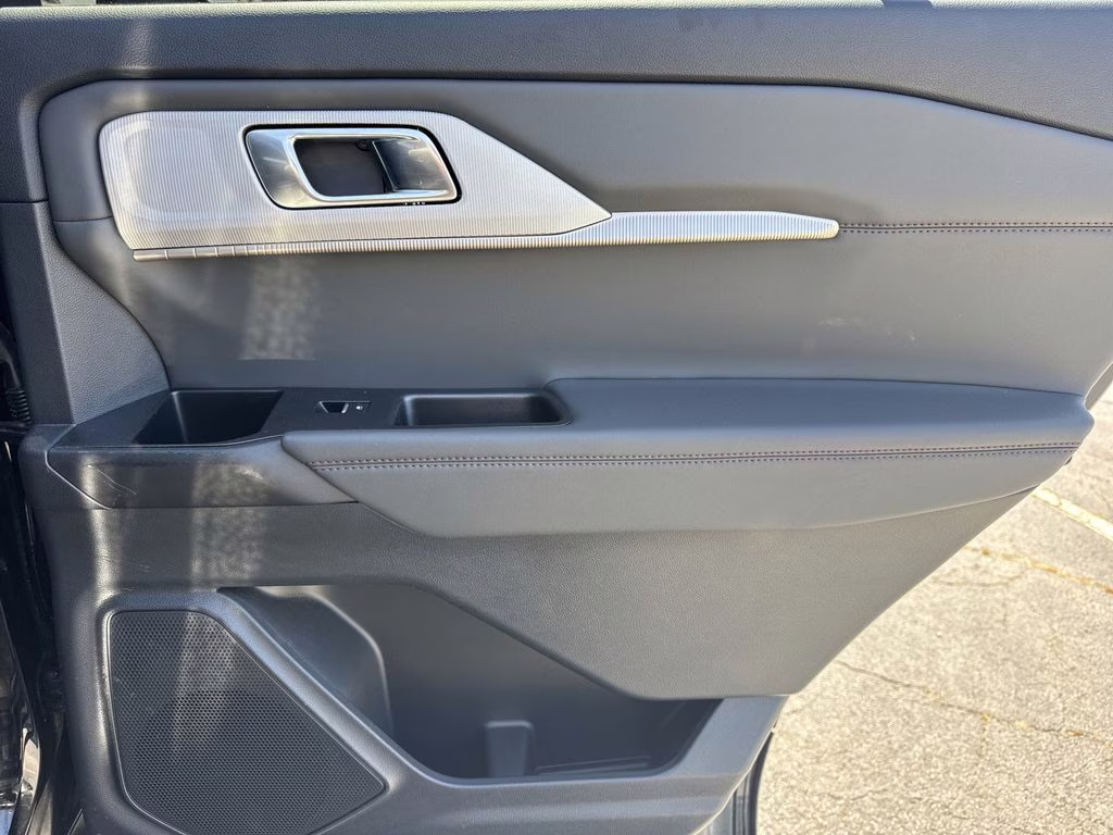 2025 Black Metallic Ford Explorer Active RWD SUV