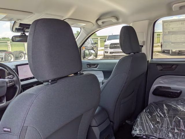 2026 Oxford White Ford Maverick XLT FWD Truck