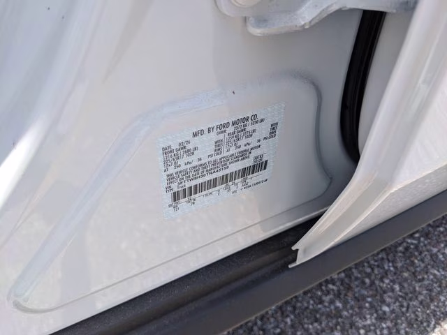 2026 Oxford White Ford Maverick XLT FWD Truck