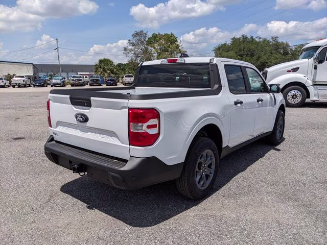 2026 Oxford White Ford Maverick XLT FWD Truck