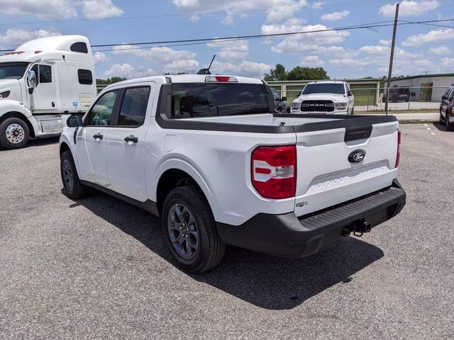 2026 Oxford White Ford Maverick XLT FWD Truck