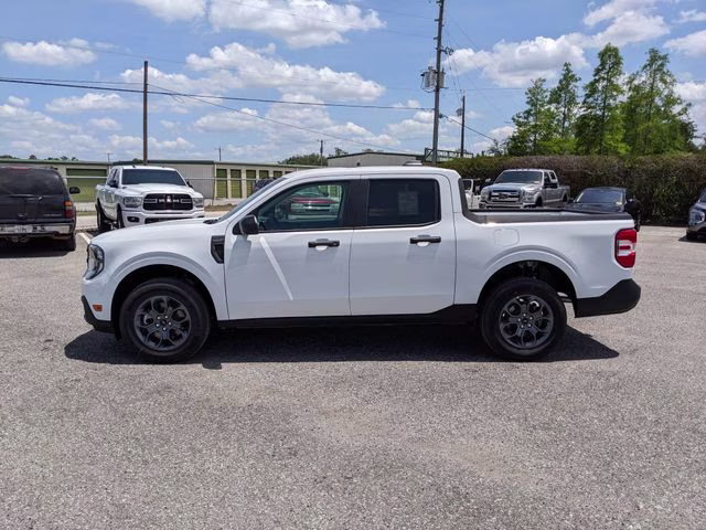 2026 Oxford White Ford Maverick XLT FWD Truck