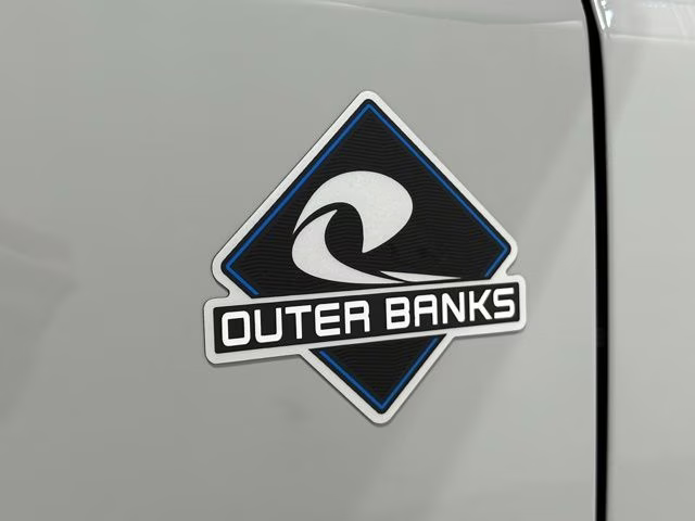 2026 Avalanche Gray Ford Bronco Outer Banks 4X4 SUV