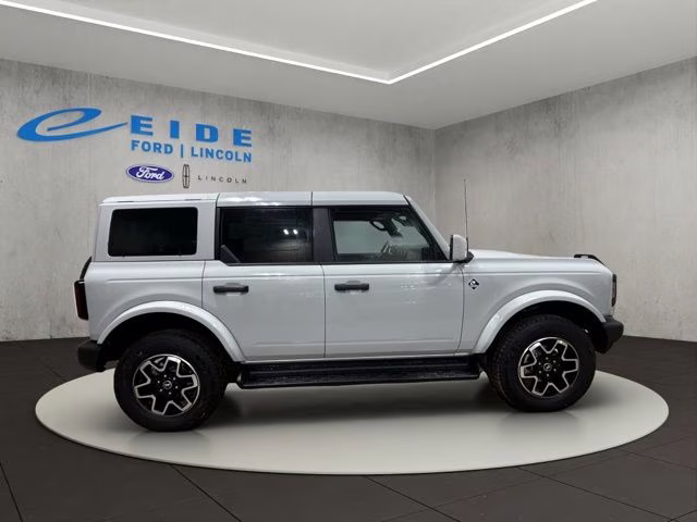 2026 Avalanche Gray Ford Bronco Outer Banks 4X4 SUV