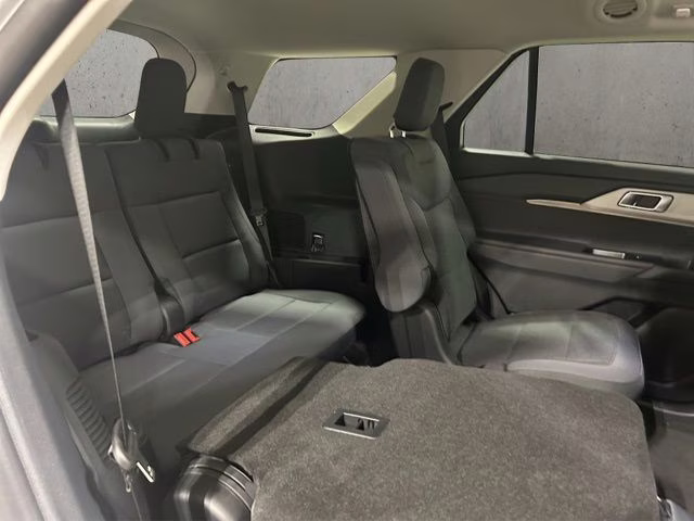 2026 Space White Metallic Ford Explorer Active 4X4 SUV