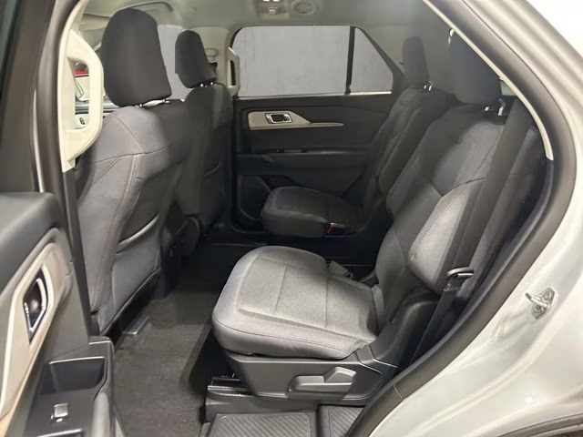 2026 Space White Metallic Ford Explorer Active 4X4 SUV