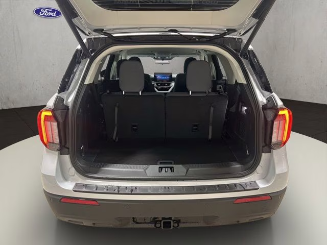 2026 Space White Metallic Ford Explorer Active 4X4 SUV