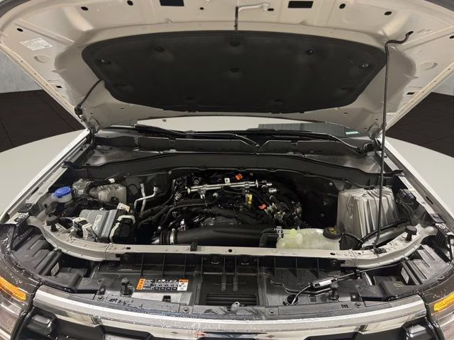 2026 Space White Metallic Ford Explorer Active 4X4 SUV