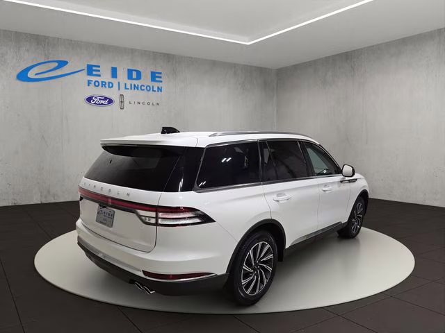 2026 Pristine White Metallic Tri-Coat Lincoln Aviator Premiere AWD SUV