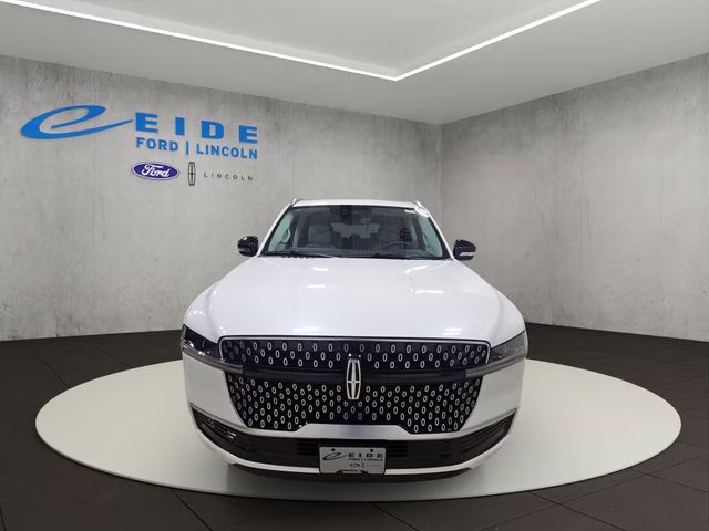 2026 Pristine White Metallic Tri-Coat Lincoln Navigator Reserve 4X4 SUV