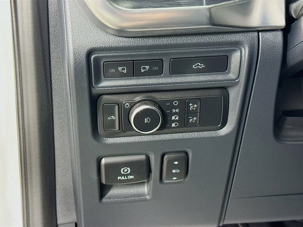 2022 Oxford White Ford F-150 Lariat 4X4 Truck