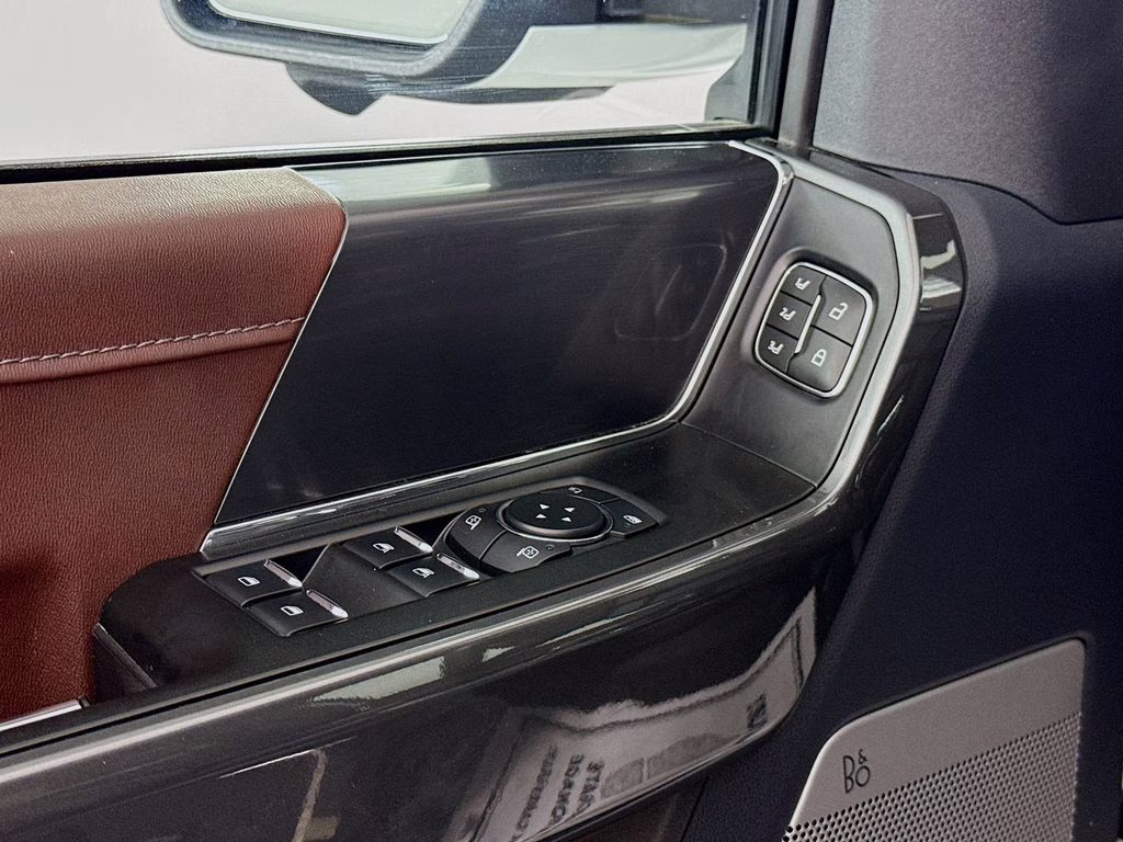 2022 Oxford White Ford F-150 Lariat 4X4 Truck